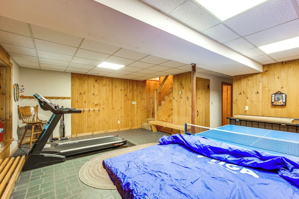 8 Mi to Okemo Mountain Resort: Mtn-view Retreat!