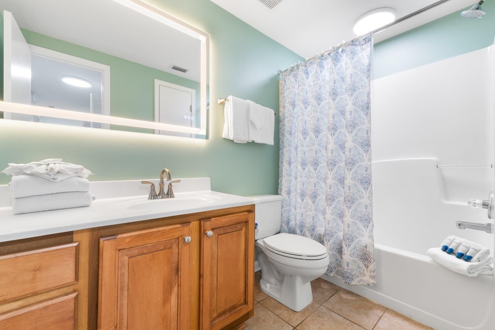 Romar Place 605