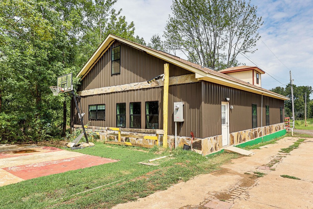 Family Home w/ On-site Waterfall & Pond in Fulton!