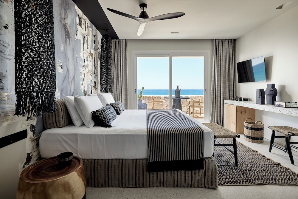Artemis Seaside Resort