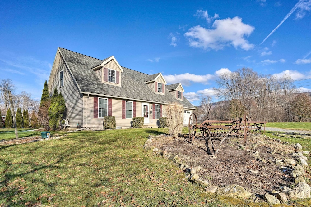 Spacious Home Near Bromley Mountain Ski Resort!