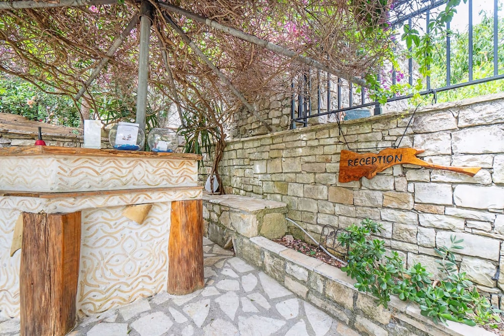 Corfu Apt in Gaios With 1 Bedrooms and 1 Bathrooms
