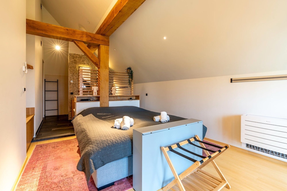 Luxurious and Sustainable 6-person Holiday Villa