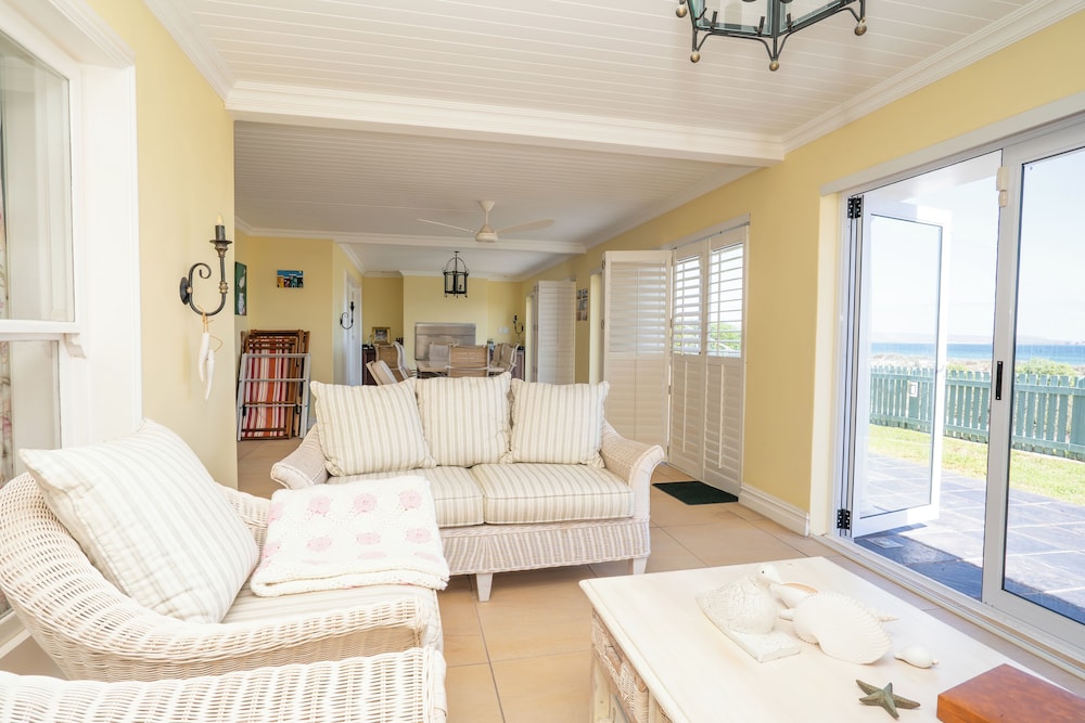 Charming Langebaan Holiday Home With Panoramic Views