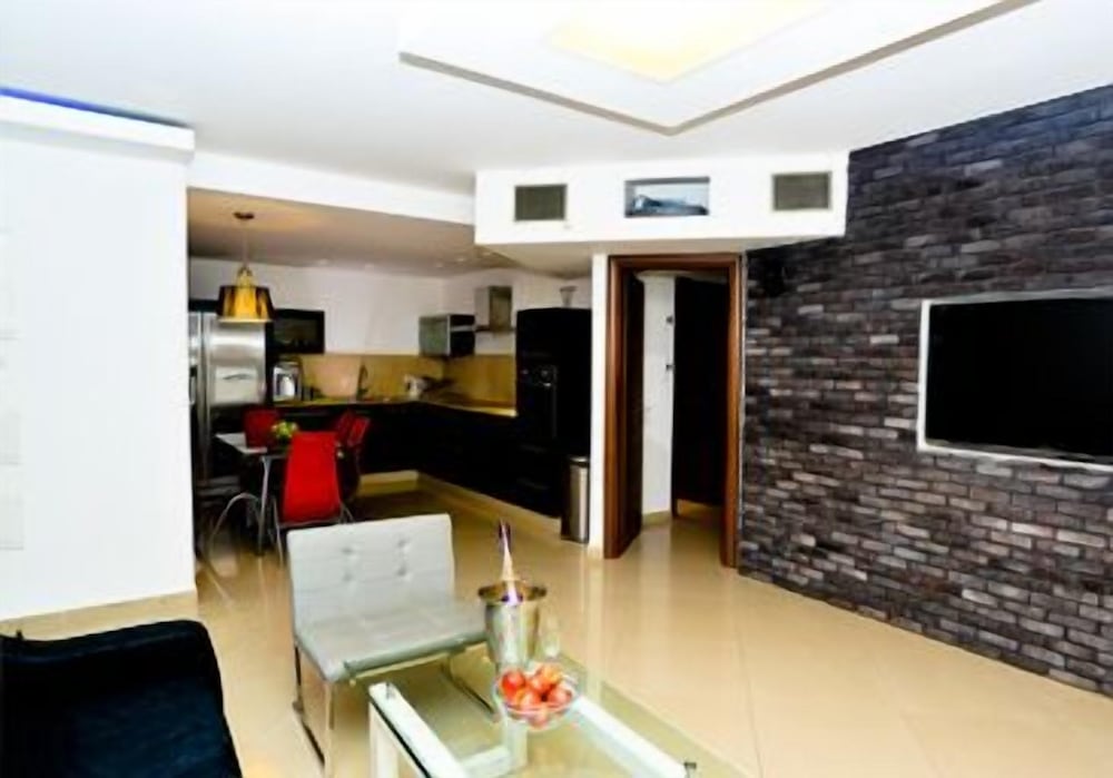 La Palmora Suites