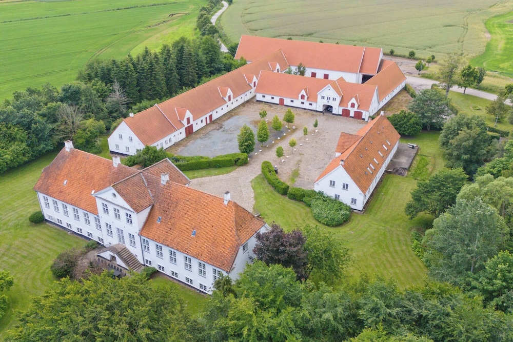 Hindemae Estate An Exclusive Experienc