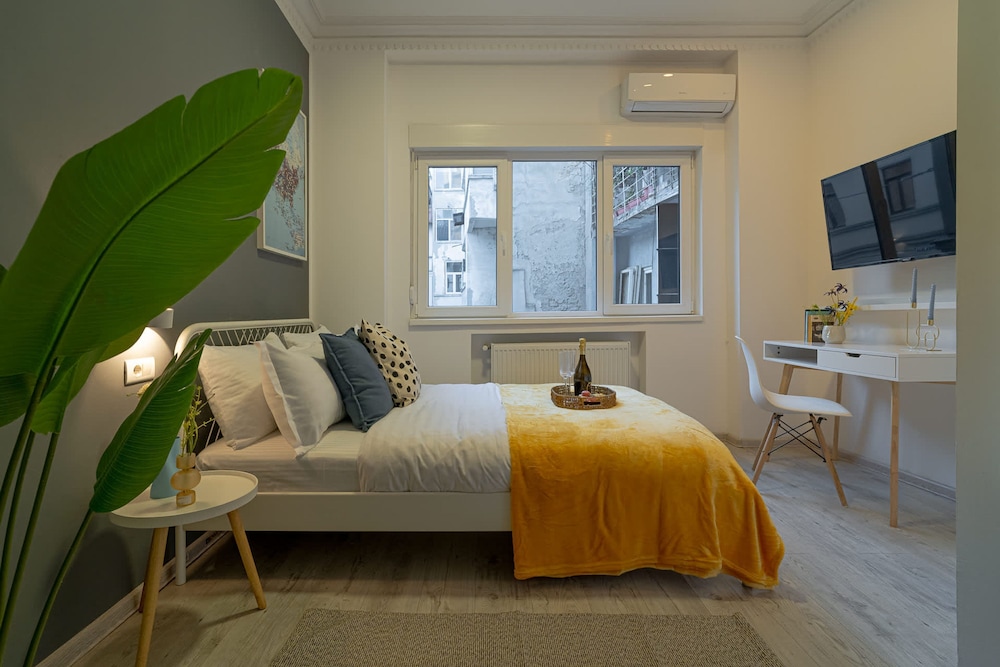 4BR Sanctuary - Near Cismigiu Park Universitatii