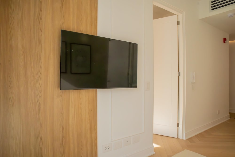 w Lovely 3BR With Incredible Balcony in Miraflores