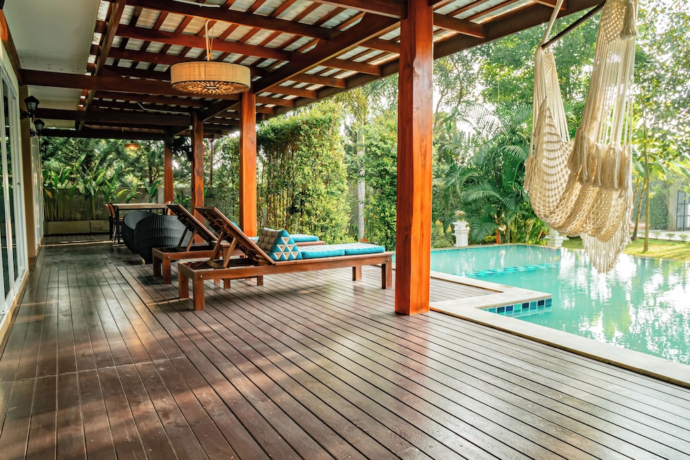 Farinda Resort & Pool Villa