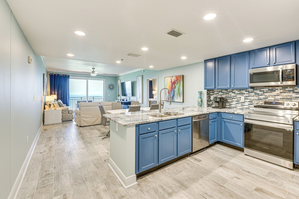 Panama City Beachfront Condo w/ Breathtaking Views