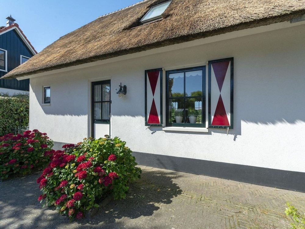Beautiful Detached Holiday Villa Garden