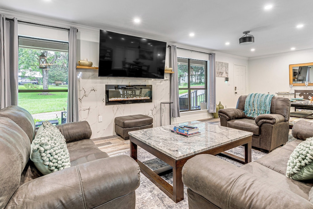 2 Mi to Bay + Beaches: Home w/ Gazebo in Daphne