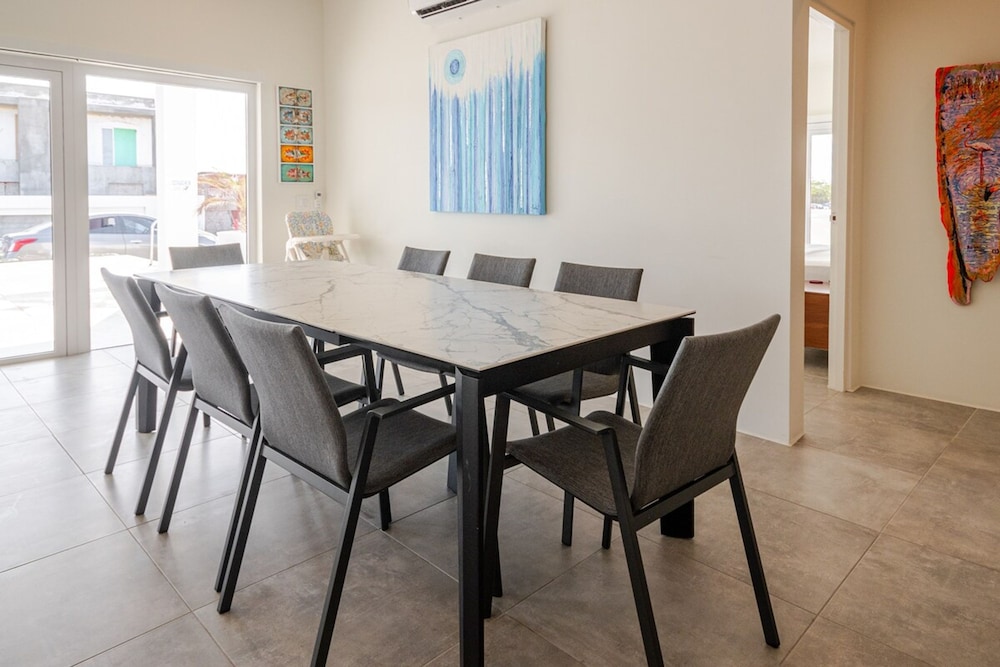 Modern Trestrapi Beach Villa 8 bed 8 Bath 2 Pools