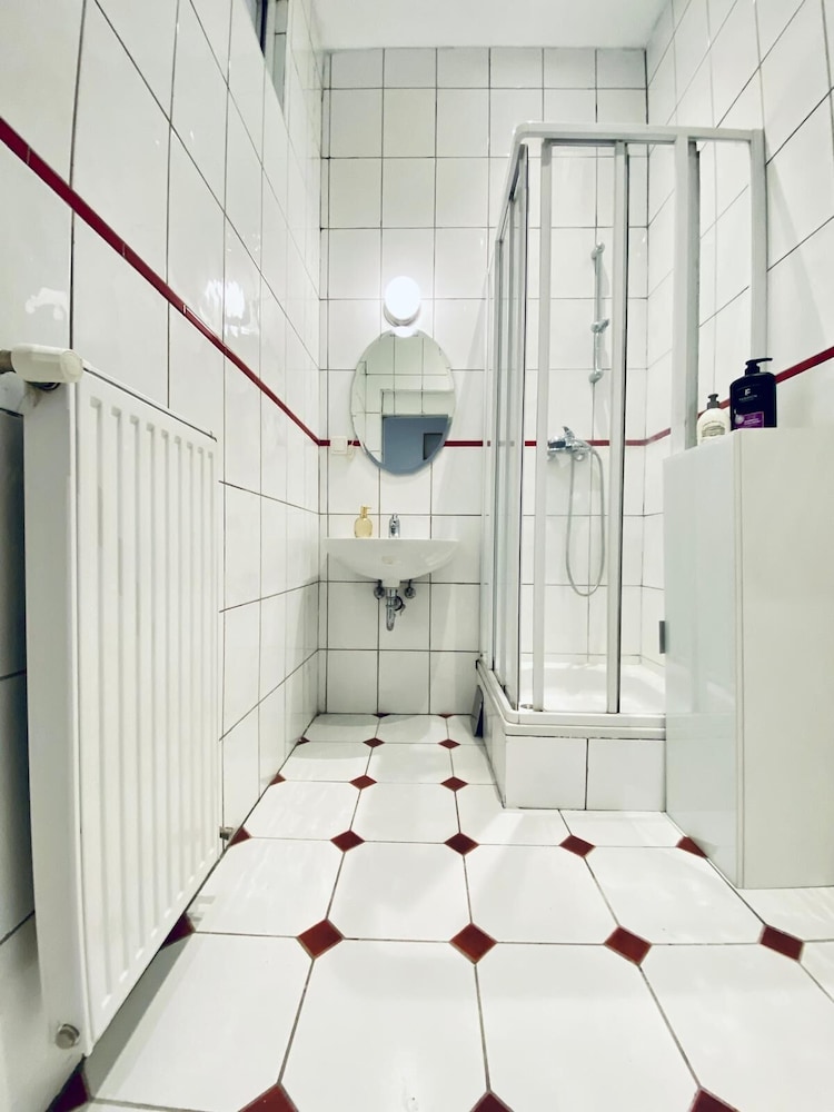 Cozy 2BR Apartment Close to Westbahnhof