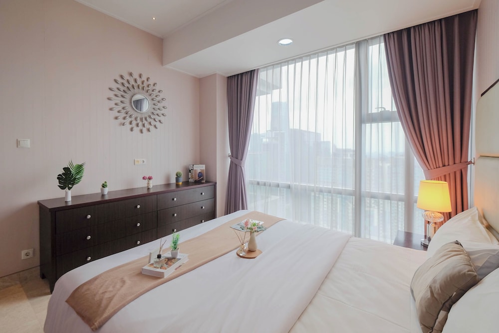 Elegant Earth Tone 3Br At Ciputra World 1 Apartment