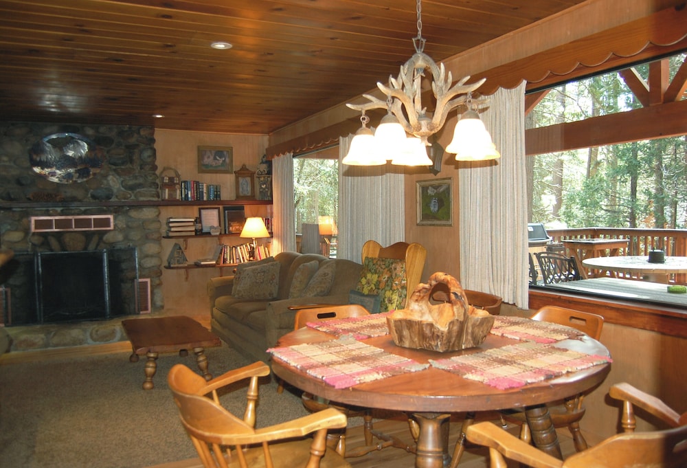 Deer Den
