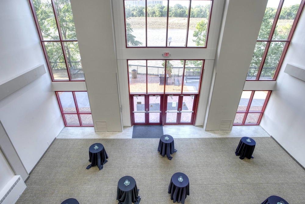 Lawrence Vacations - Springhill Suites by Marriott Lawrence - Property Image 23