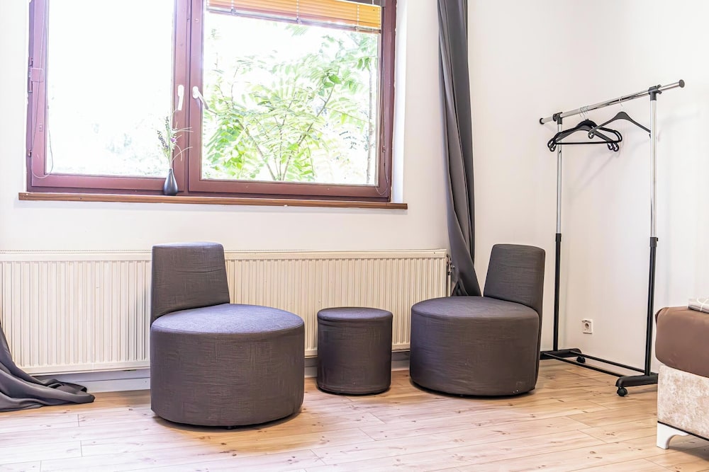 Cozy House Terrace &Garden Sleeps 34