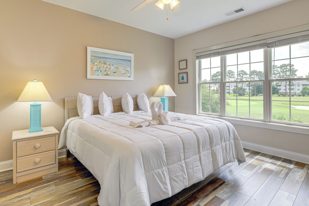 Golf Course Getaway w/ Pool Access in Myrtle Beach