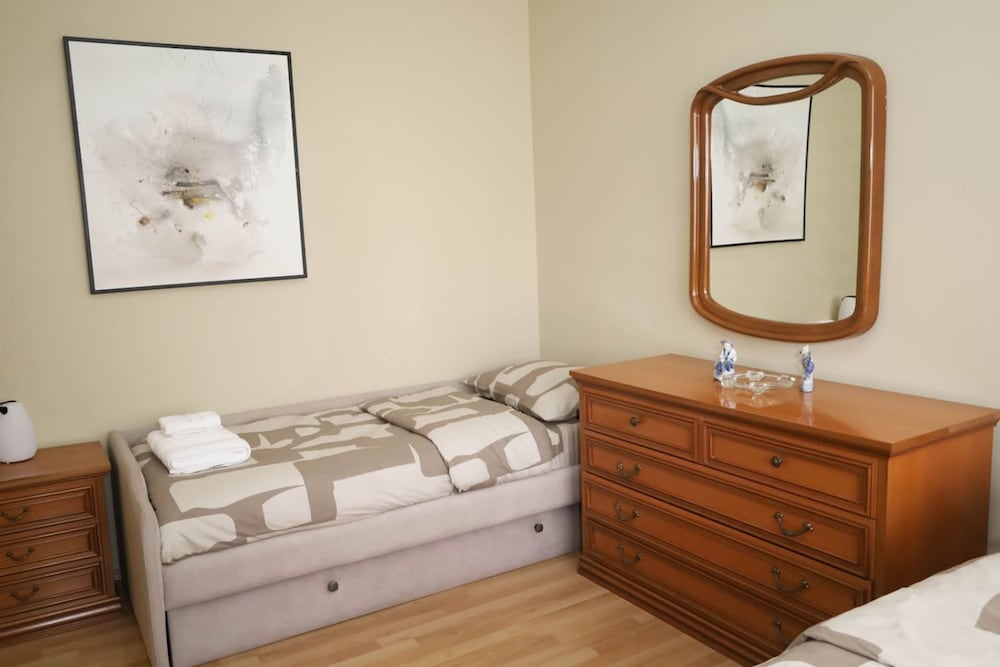 Kron s Apartment in Shkod r