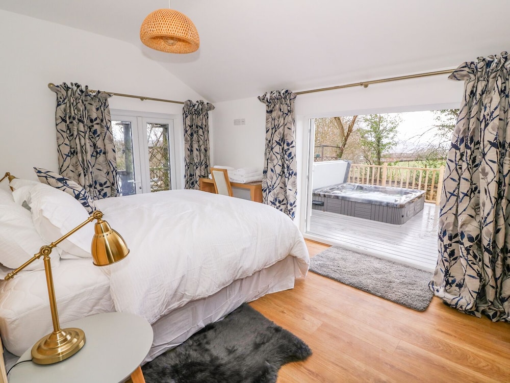 Crooked Hill Cottage view 5
