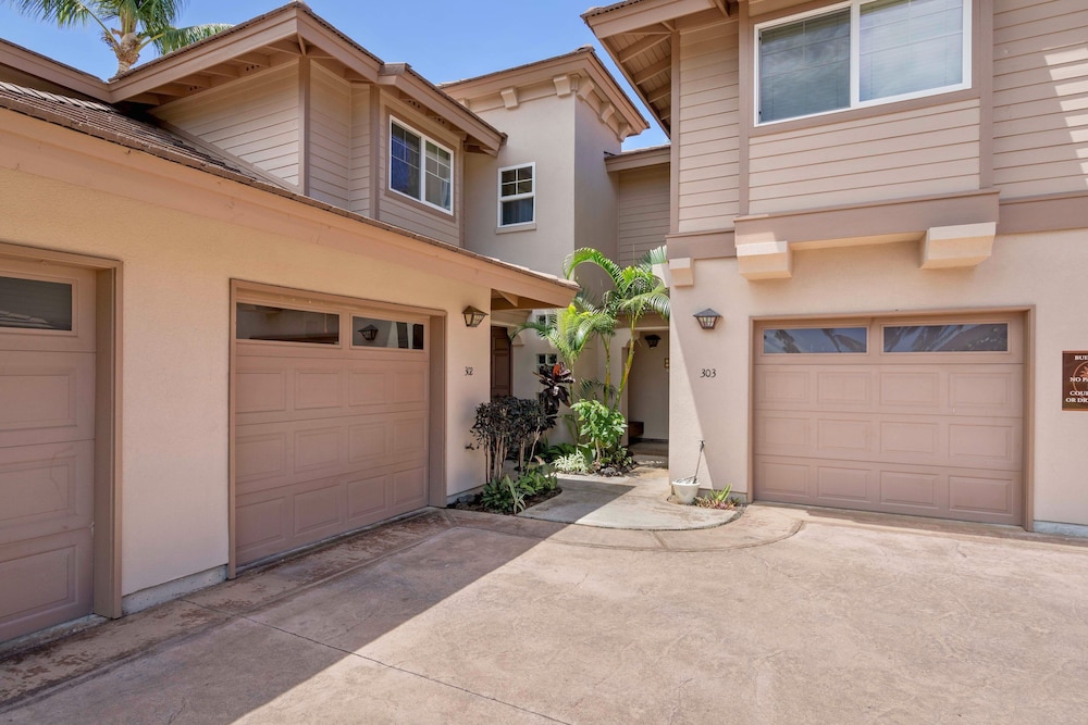 Spacious Top-floor Villa With Stunning Views - Walk to A-bay, Dining & Shops! - Vrkcv