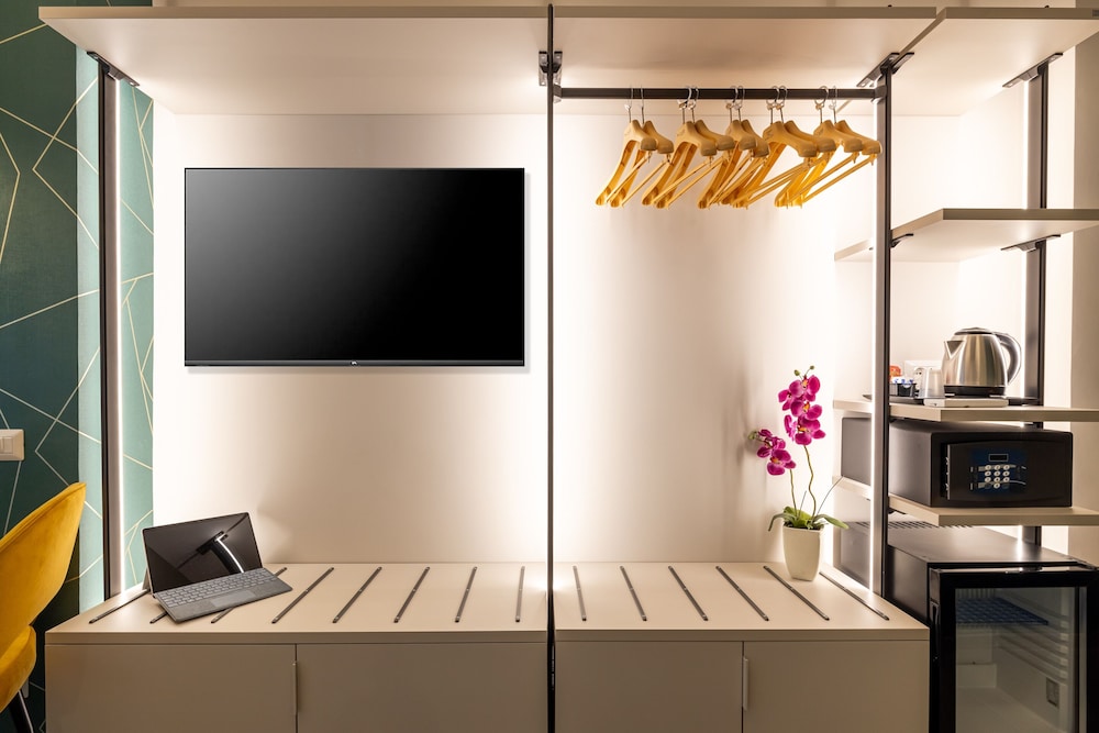 Morpheus Rooms