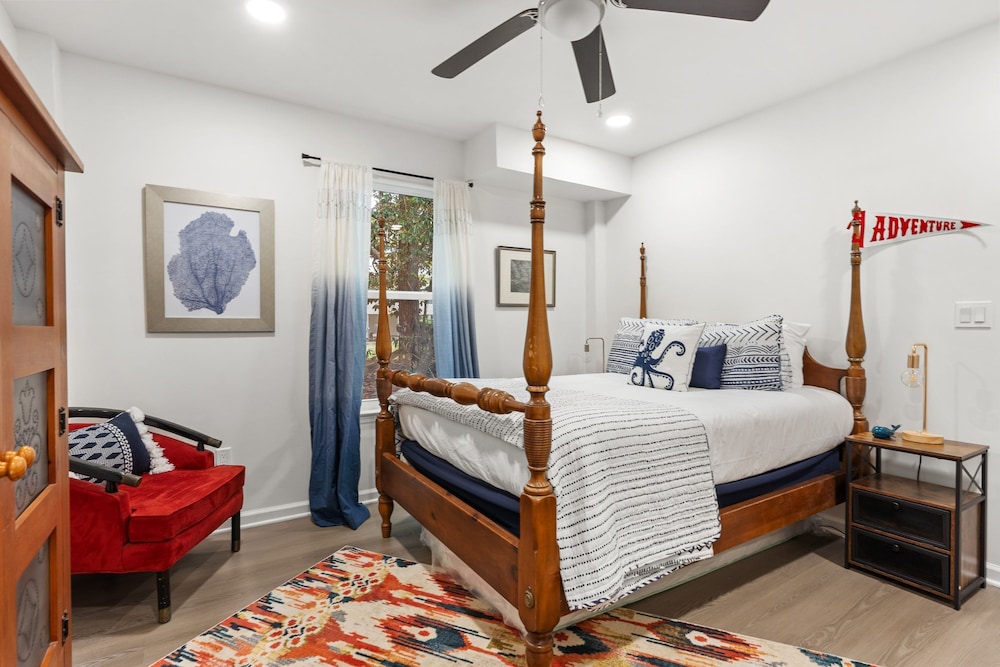 As You Like It by Avantstay Steps to Beach Bikes Sleeps 18