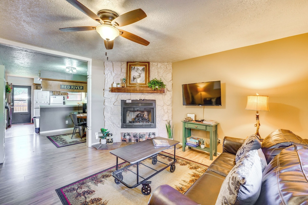 Hike, Bike & Ski: Red River Condo w/ Spa Access