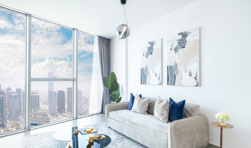 LUX  The Dubai Marina Skyline Suite