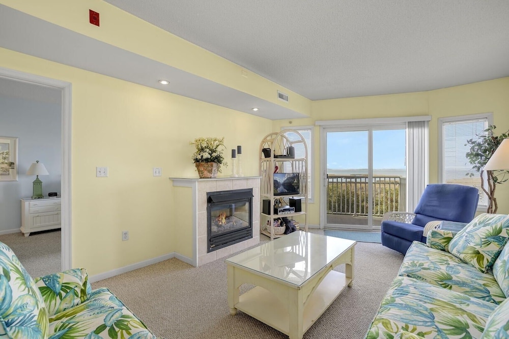 Playa Flamingo 104 2 Bedroom Condo