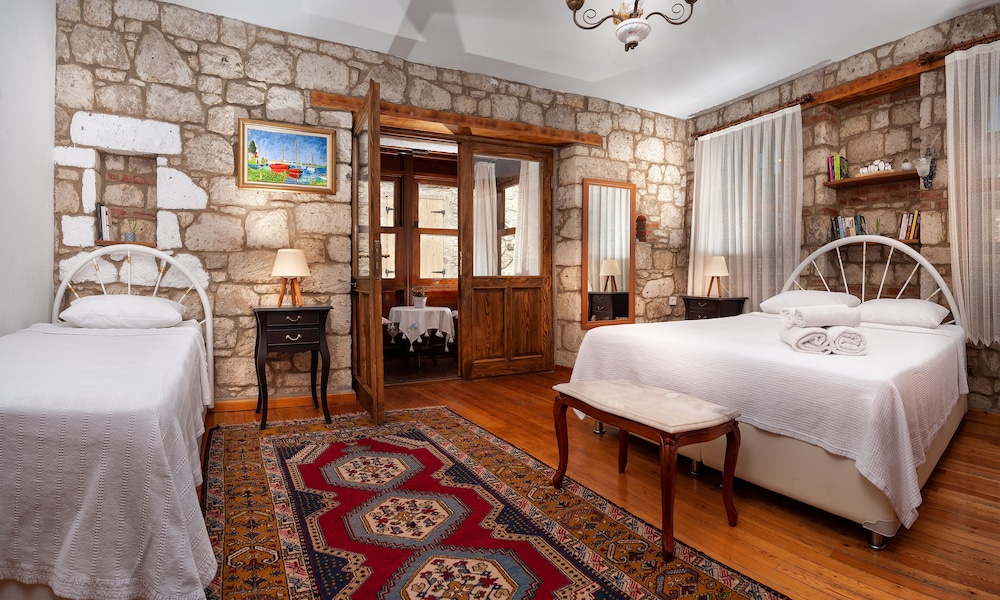 Flores Hotel Alaçatı - Image 42