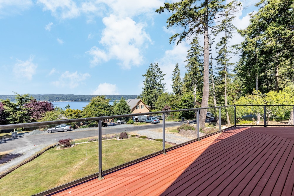 Harborview Getaway by Avantstay Walk to Beach