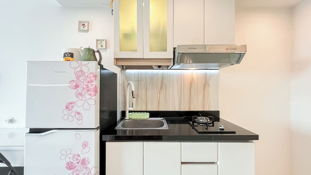 Modern Living Studio Room Apartment M-Town Residence