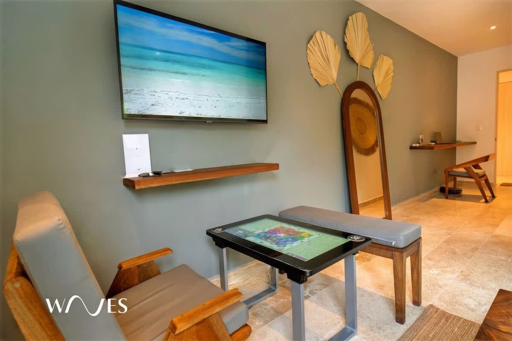 Prime Location 2 BR Apartment With Natural Ligthed LX Amenities by Waves Management