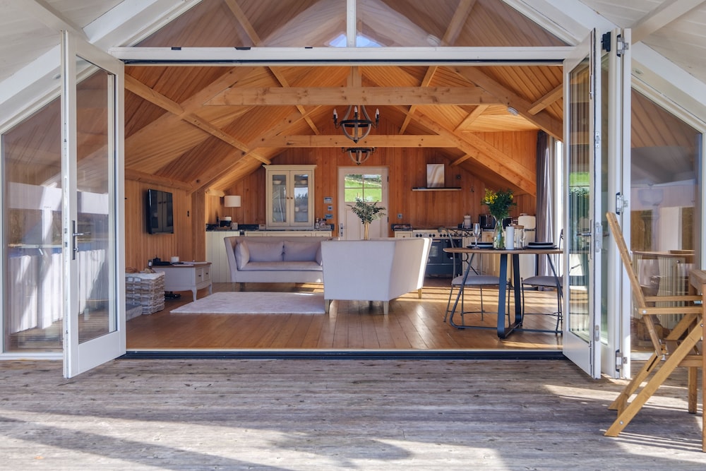 Lilymere Boat House