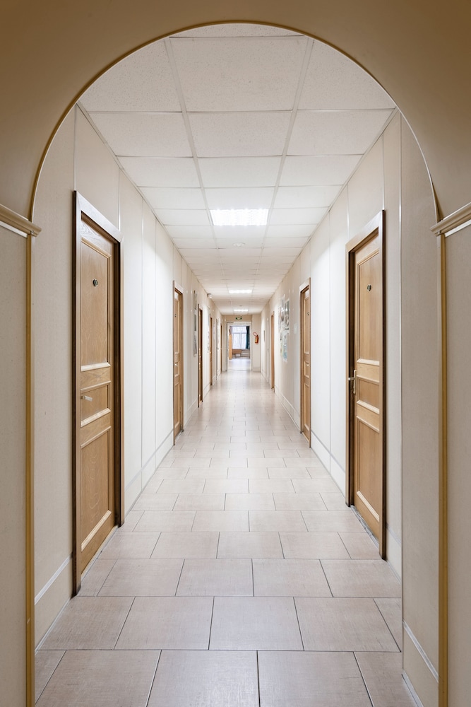 Metro-Tour Hostel