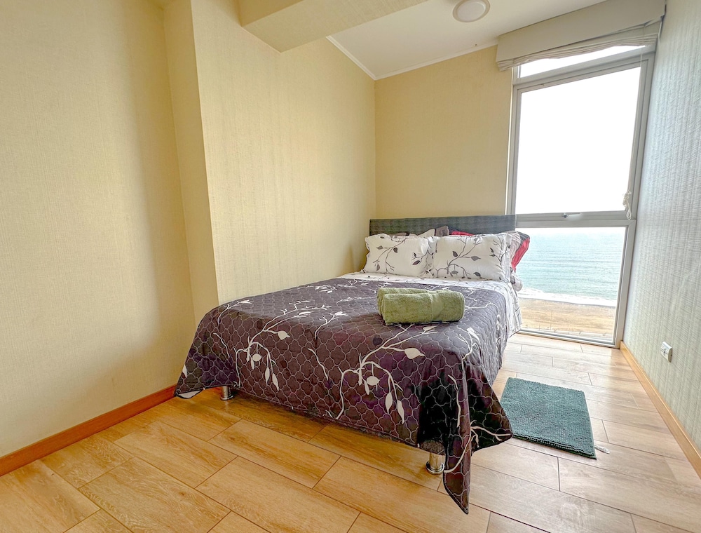 Exclusive Ocean View (1404)