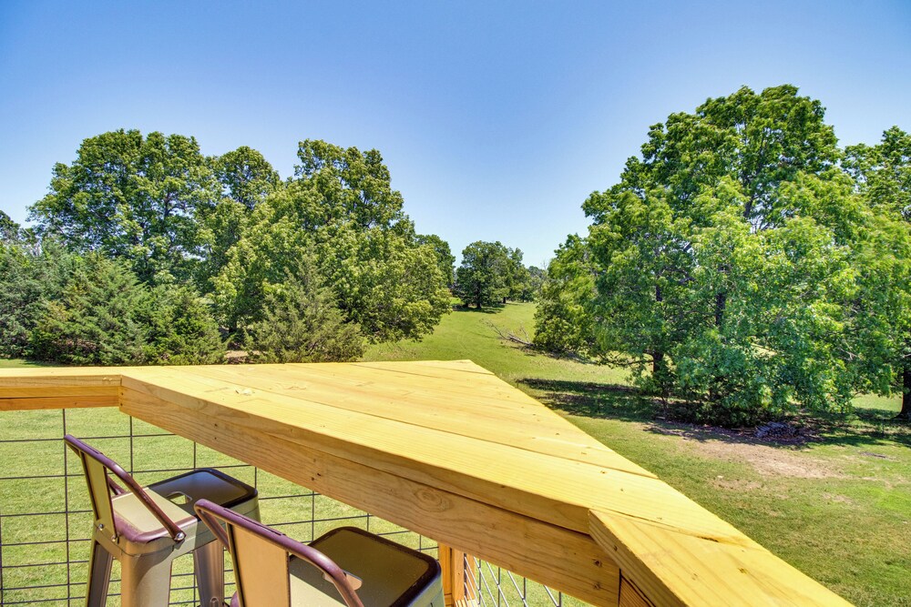 Near Bull Shoals Lake: Spacious Golfer's Getaway!