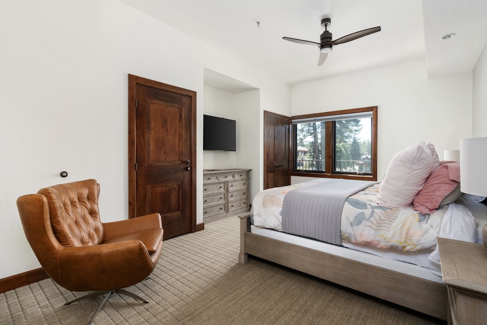 Lake Tahoe Vacations - Luxury 4bdr Residence Steps From Heavenly Village 4 Bedroom Condo - Property Image 24