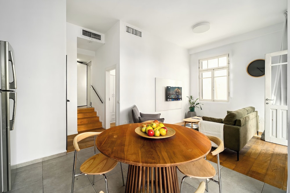Allenby Urban Living Apartments by Sea N Rent