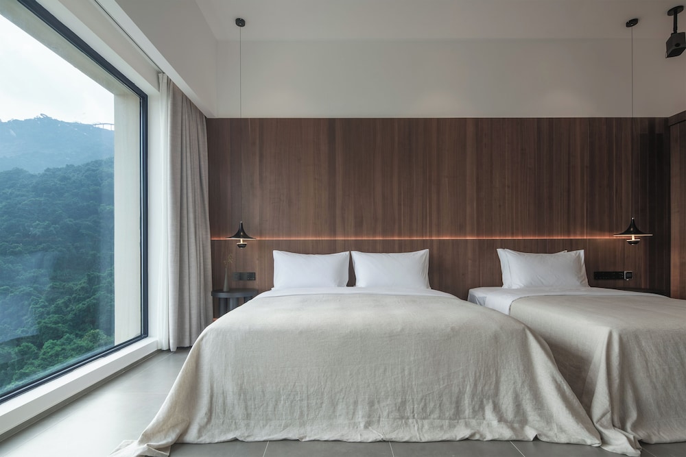 Miyue Shenzhen Tianlu Secret Wild Wizard Holiday Hotel