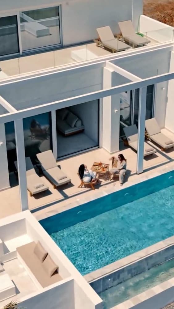 Seadream Villa