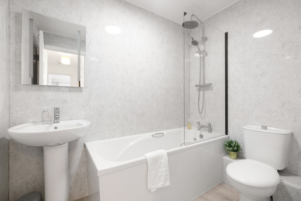 Charming 2 Bed 1Bath Apt -Transom Square