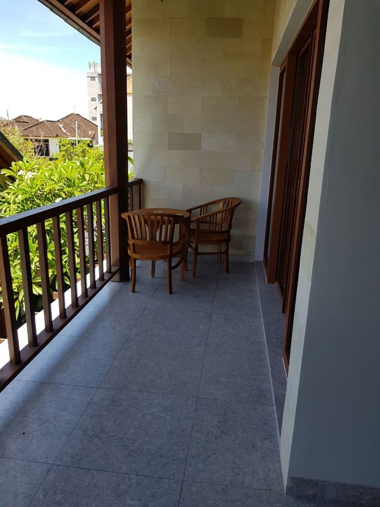 Sunshoot Villa Sandat