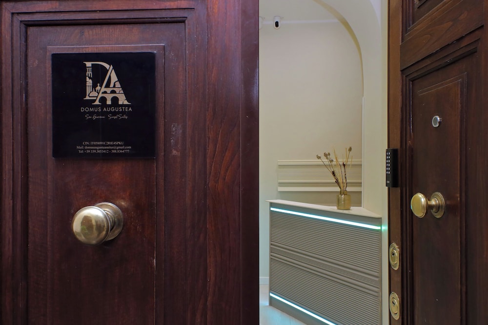Domus Augustea San Giovanni Sunset Suites
