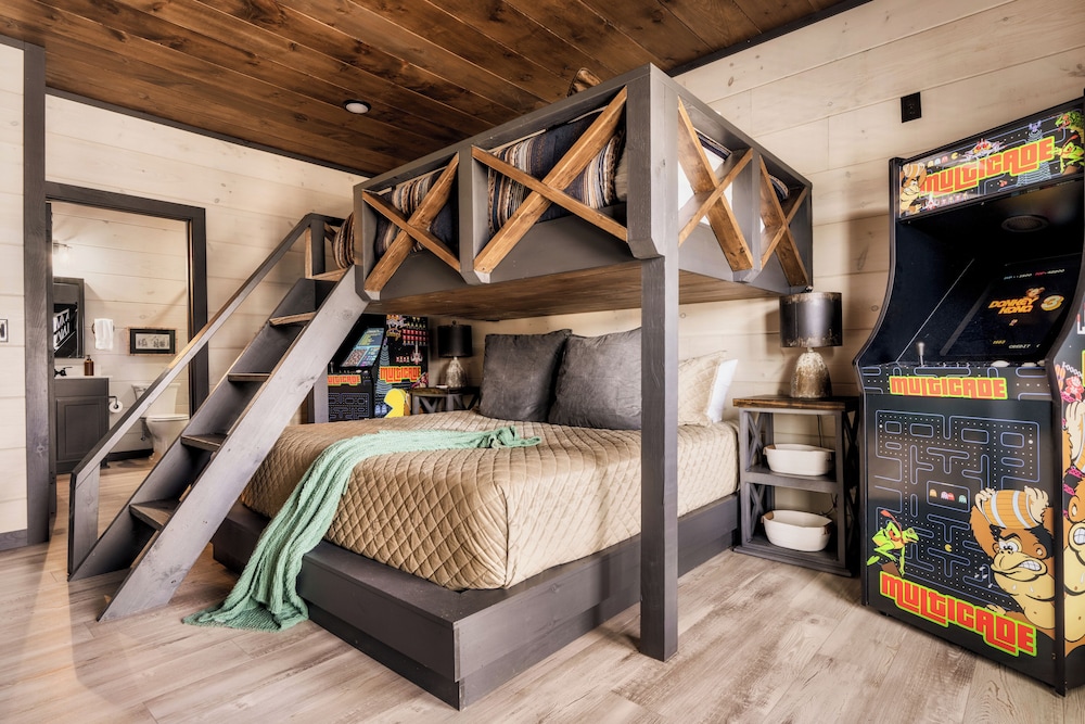 Pigeon Forge Large Cabins
