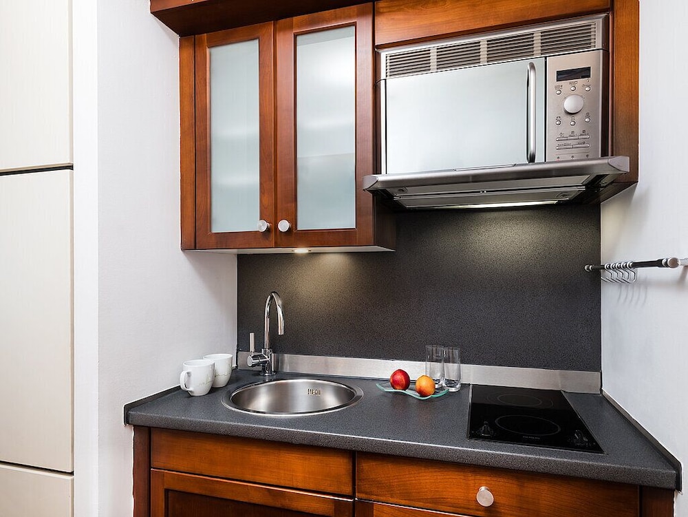 Main Plaza Suite Tower