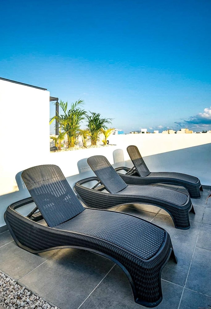 Private Condo in Awesome Complex Pool Rooftop Lounge Walk to 5 Avenida Beach view 5