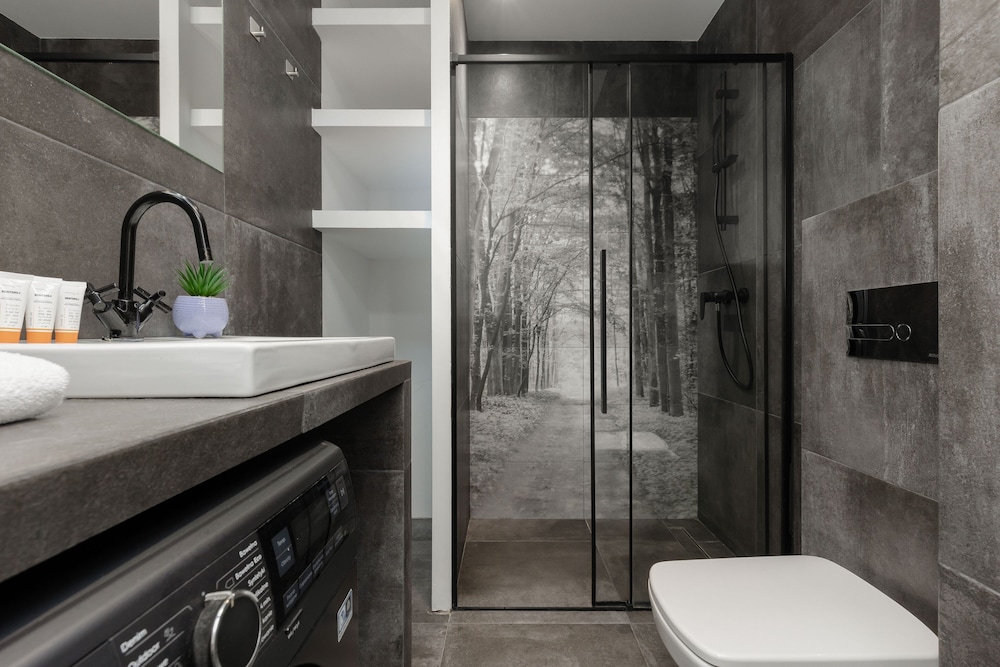 Minimalist Apartment Warsaw by Renters view 5